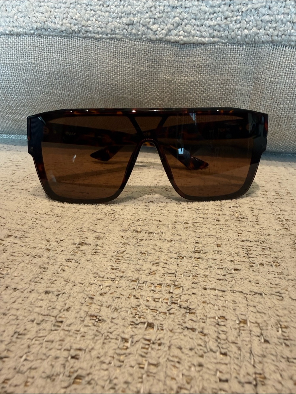Quay Australia Tempo ✨ Dark Tortoise/Brown Sunglasses with Black Case